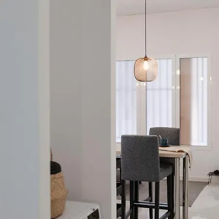 Digital Nomad Retreat 2 -great Location Near Metro Lägenhet *