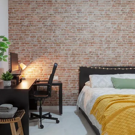 Digital Nomad Retreat 2 -great Location Near Metro Apartment *